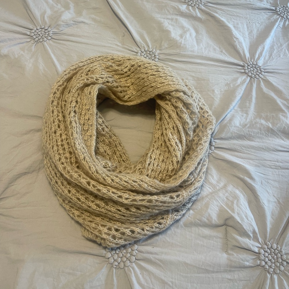 BOUTIQUE | light beige/cream colored scarf - Picture 2 of 2
